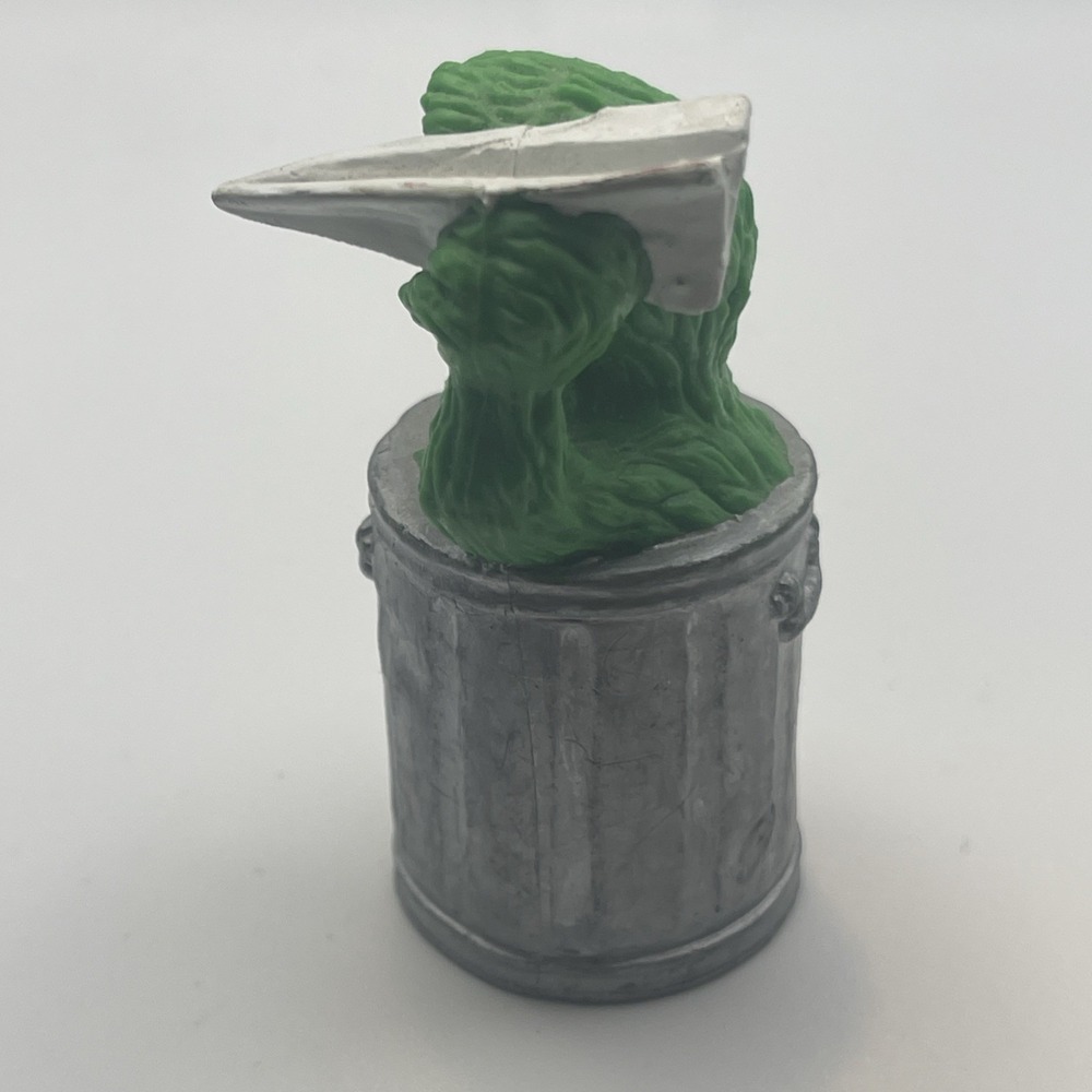 Oscar the Grouch w/ Paper Airplane 3" PVC Figure Applause Sesame Street 1980's - Picture 7 of 11